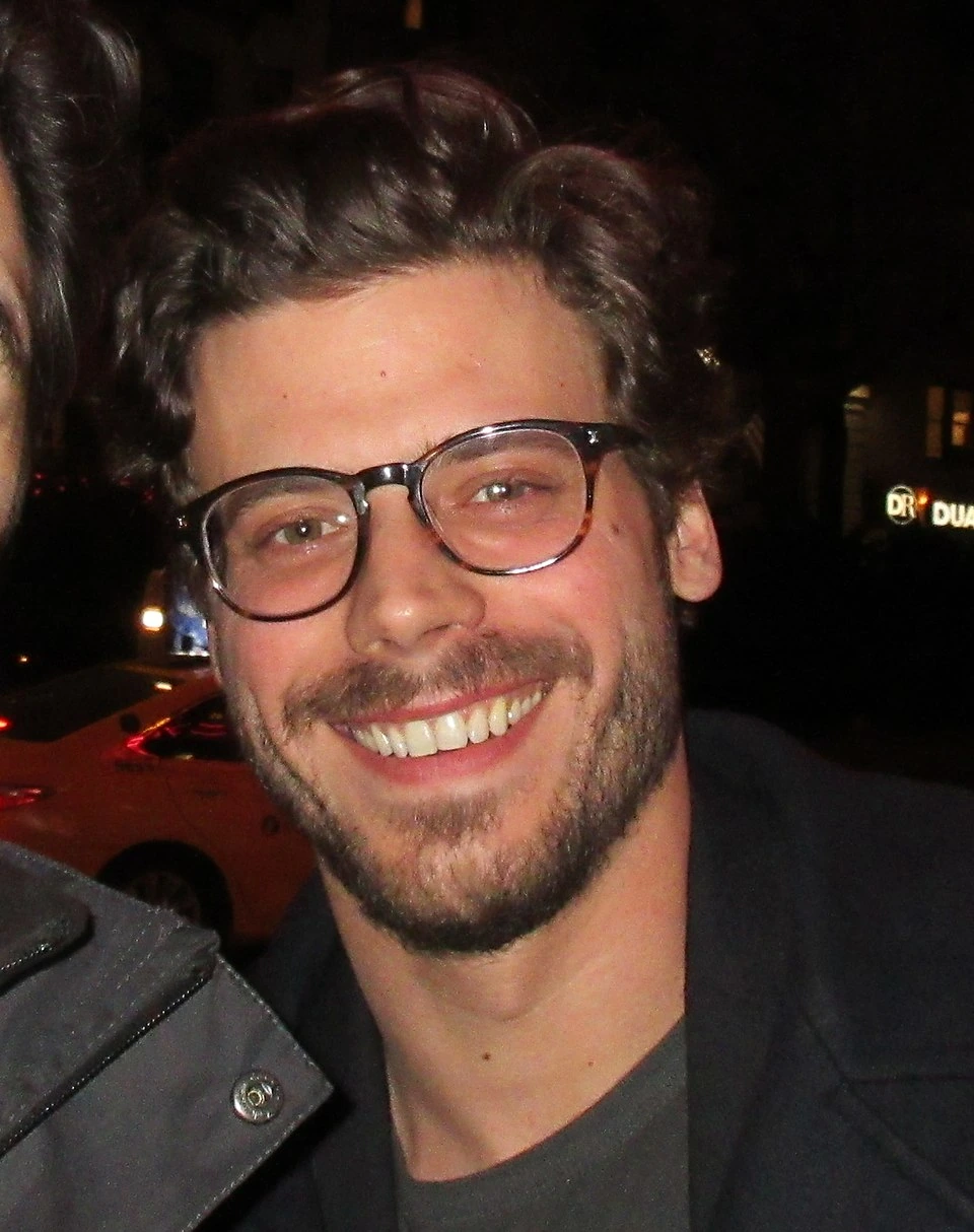 François Arnaud Net Worth: Estimate, Sources, and Checks
